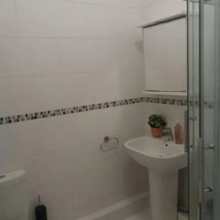 Central 1 Bedroom South Of River Liffey